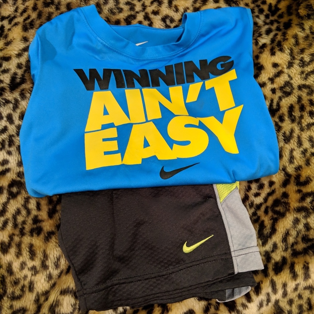 Nike 2 Pc Sz 6 Short Outfit